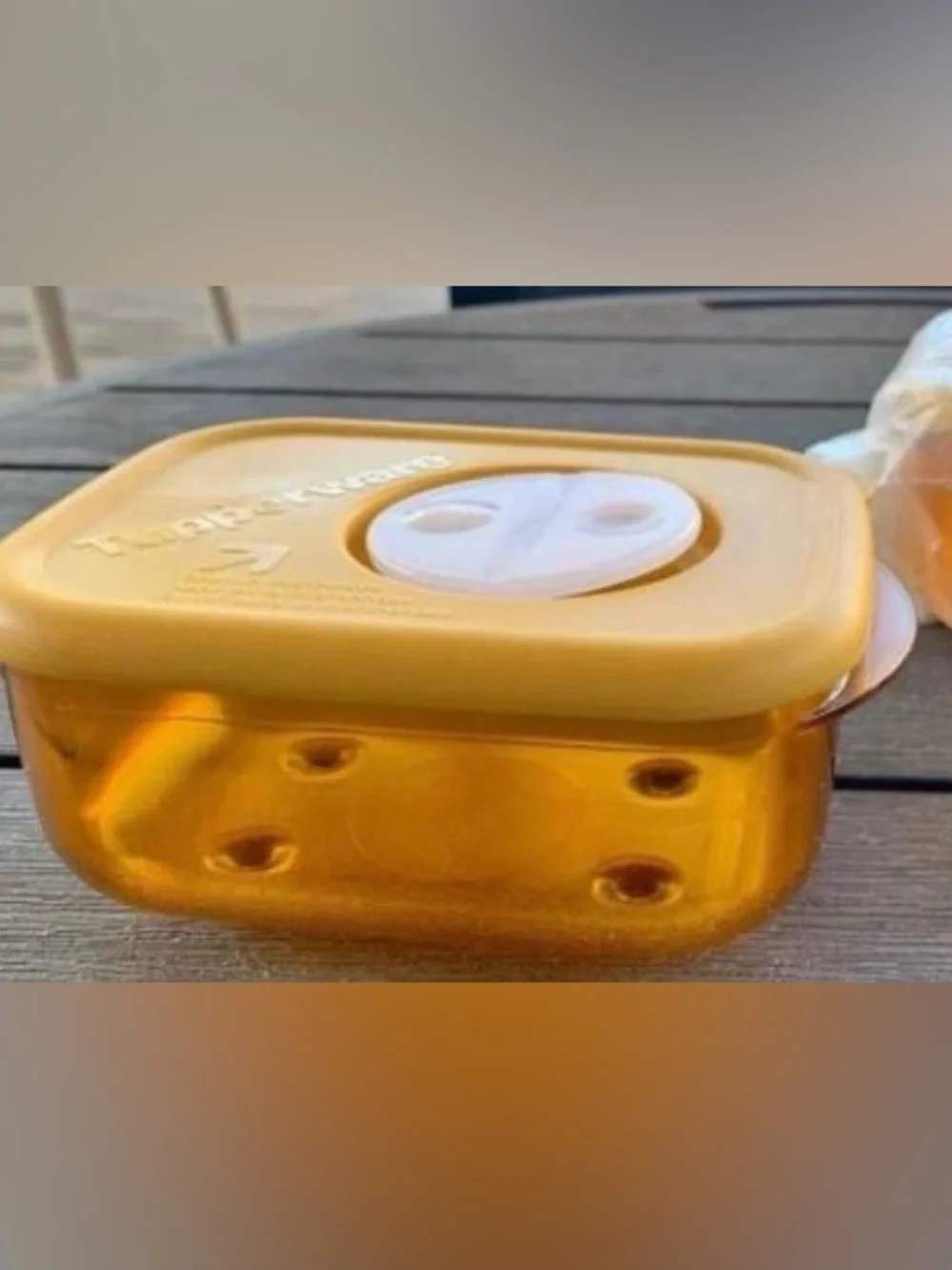 TUPPERWARE (1) Small Shallow 1 Cup Rock Vent N Serve Amber MICROWAVE freeze dish